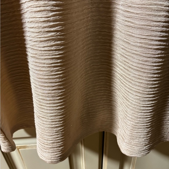 Shein ladies top size large beige short sleeve ruffle sleeve - Picture 3 of 7